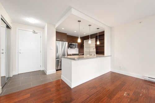 705-2959 Glen Drive, Coquitlam, BC 