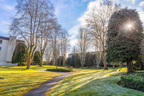 208-7631 Steveston Highway, Richmond, BC 