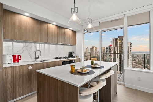 2404-6537 Telford Avenue, Burnaby, BC 