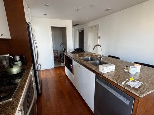 806-1005 Beach Avenue, Vancouver, BC 