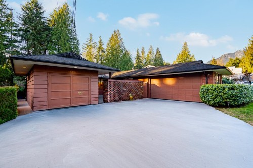 4695 Mapleridge Drive, North Vancouver, BC 