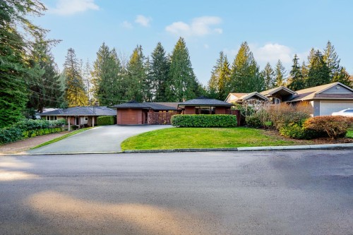 4695 Mapleridge Drive, North Vancouver, BC 