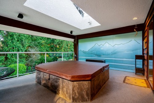 4695 Mapleridge Drive, North Vancouver, BC 