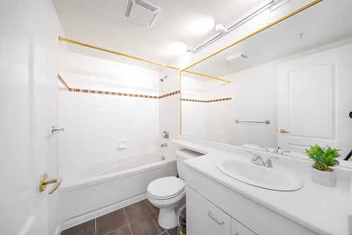 811-7380 Elmbridge Way, Richmond, BC 