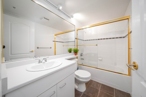 811-7380 Elmbridge Way, Richmond, BC 