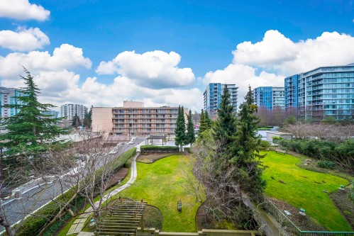 811-7380 Elmbridge Way, Richmond, BC 