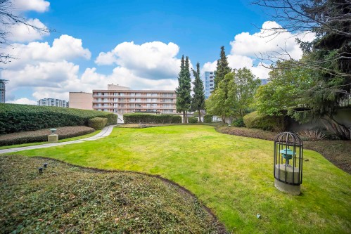 811-7380 Elmbridge Way, Richmond, BC 