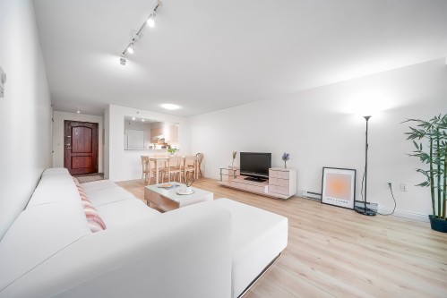 811-7380 Elmbridge Way, Richmond, BC 