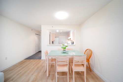 811-7380 Elmbridge Way, Richmond, BC 