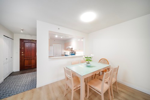 811-7380 Elmbridge Way, Richmond, BC 