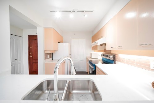 811-7380 Elmbridge Way, Richmond, BC 