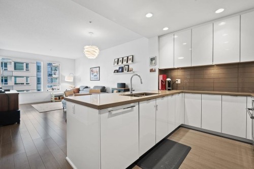 328-255 1St Street W, North Vancouver, BC 