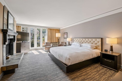 428/430-4050 Whistler Way, Whistler, BC 