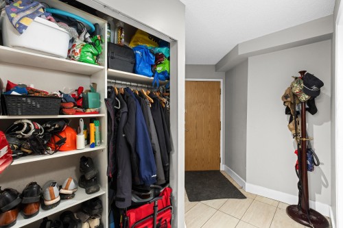 112-9847 Manchester Drive, Burnaby, BC 