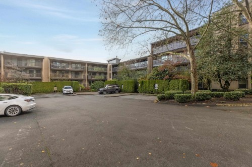 112-9847 Manchester Drive, Burnaby, BC 
