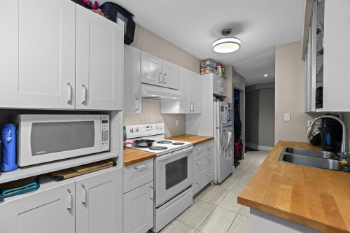 112-9847 Manchester Drive, Burnaby, BC 