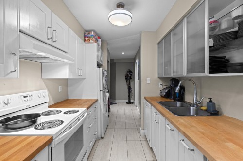 112-9847 Manchester Drive, Burnaby, BC 