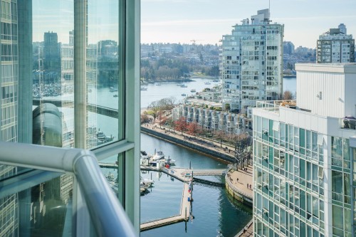 1906-1077 Marinaside Crescent, Vancouver, BC 