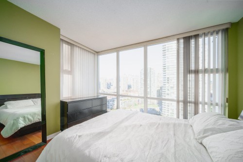 1906-1077 Marinaside Crescent, Vancouver, BC 