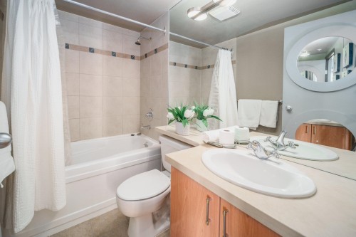 1906-1077 Marinaside Crescent, Vancouver, BC 