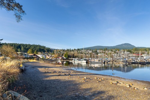 636 Bay Road, Gibsons, BC 