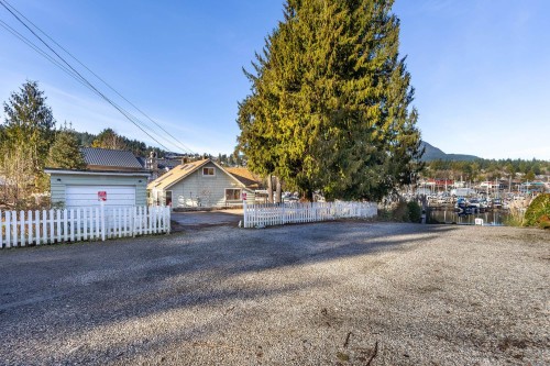 636 Bay Road, Gibsons, BC 