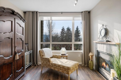 209-560 Ravenwoods Drive, North Vancouver, BC 