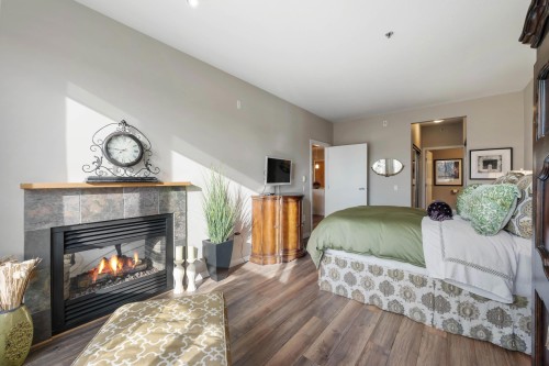 209-560 Ravenwoods Drive, North Vancouver, BC 