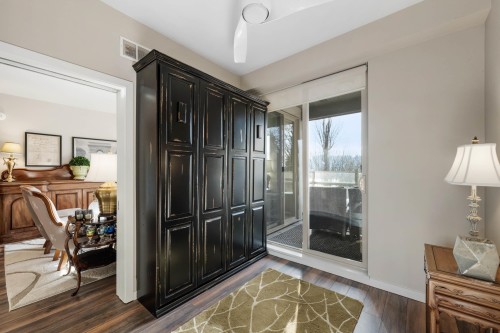 209-560 Ravenwoods Drive, North Vancouver, BC 