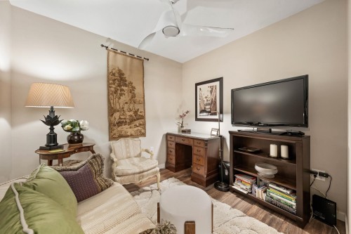 209-560 Ravenwoods Drive, North Vancouver, BC 