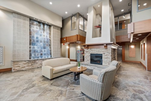 209-560 Ravenwoods Drive, North Vancouver, BC 