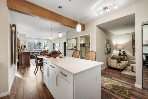 209-560 Ravenwoods Drive, North Vancouver, BC 