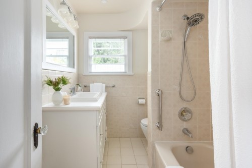 438 Fourth Street, New Westminster, BC 