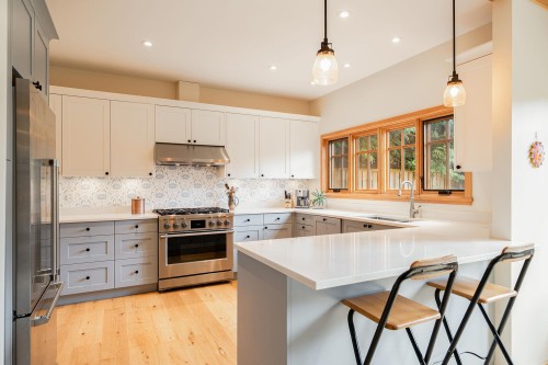 1117 Miller Road, Bowen Island, BC 