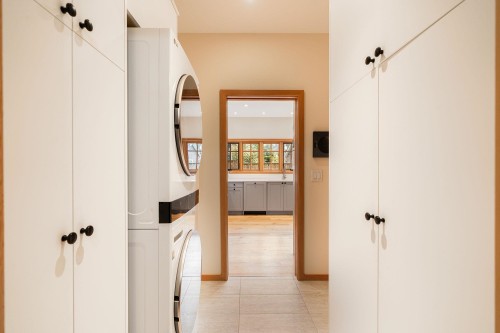 1117 Miller Road, Bowen Island, BC 