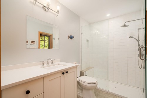 1117 Miller Road, Bowen Island, BC 