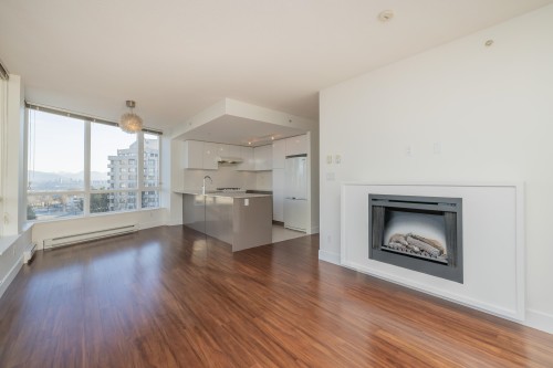 702-4808 Hazel Street, Burnaby, BC 