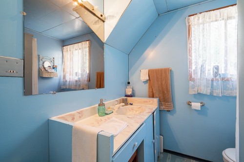 2212 Old Dollarton Road, North Vancouver, BC 