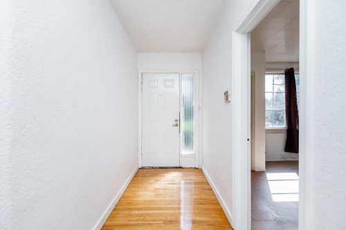 2212 Old Dollarton Road, North Vancouver, BC 