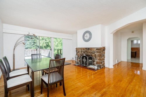 2212 Old Dollarton Road, North Vancouver, BC 