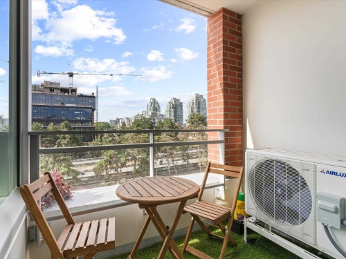 617-221 Union Street, Vancouver, BC 