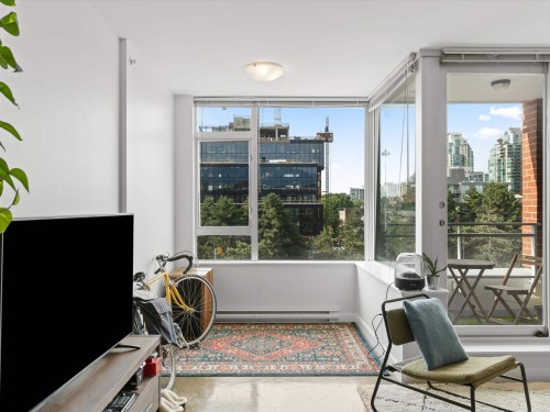 617-221 Union Street, Vancouver, BC 