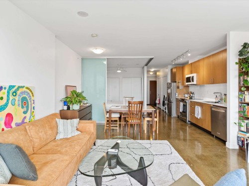 617-221 Union Street, Vancouver, BC 