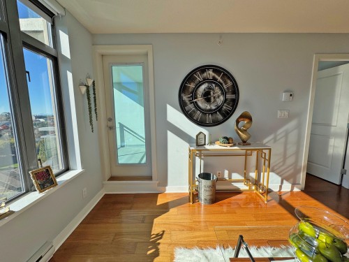 1401-3660 Vanness Avenue, Vancouver, BC 