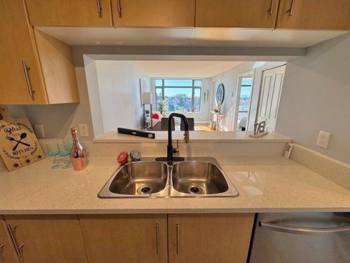 1401-3660 Vanness Avenue, Vancouver, BC 