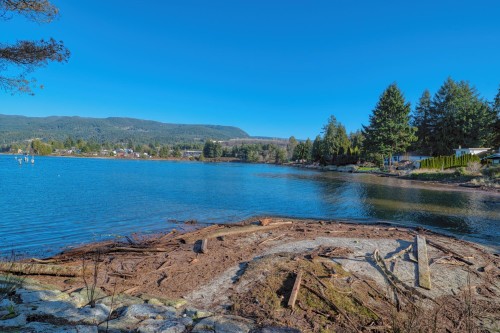 5693 Porpoise Bay Road, Sechelt, BC 