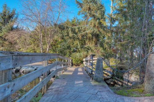 5693 Porpoise Bay Road, Sechelt, BC 