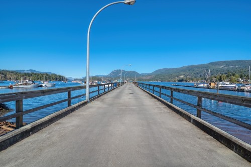 5693 Porpoise Bay Road, Sechelt, BC 