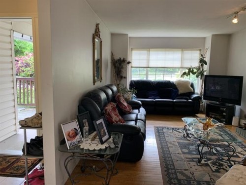 5693 Porpoise Bay Road, Sechelt, BC 