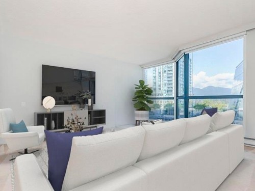 303-1415 Georgia Street W, Vancouver, BC 